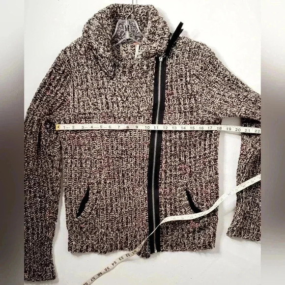 Free People Moto Side Asymetrical Zip Cardigan tweed Jacket Size M - Picture 5 of 11